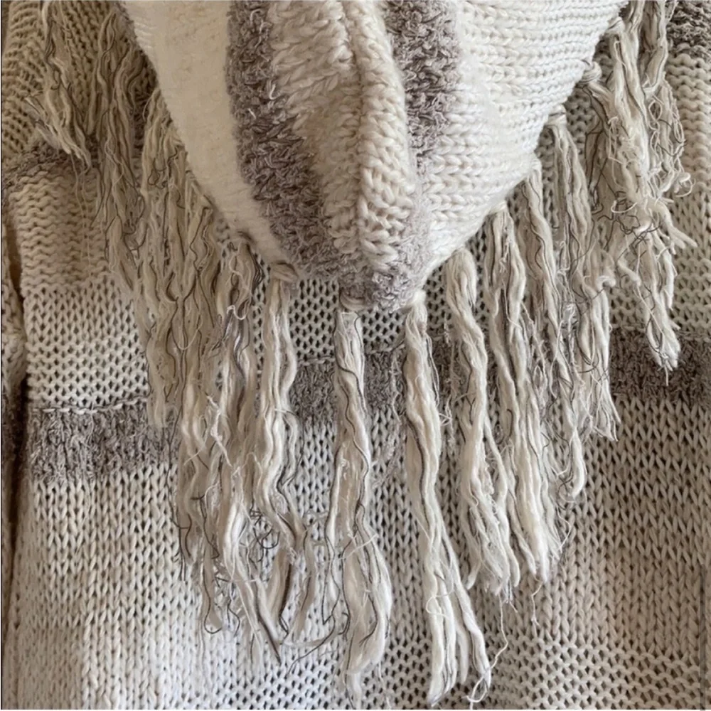 Abercrombie and Fitch Knit Cardigan - Picture 2 of 4